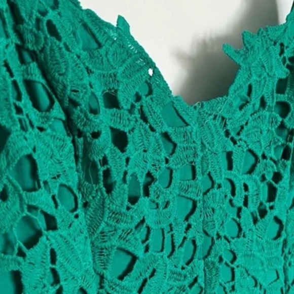 Astr the Label emerald green cut out lace midi dress small - Picture 2 of 4